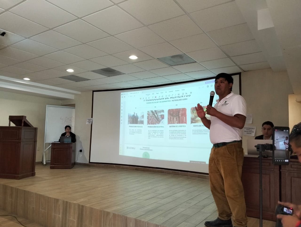 Lic. Aldo E. Valencia